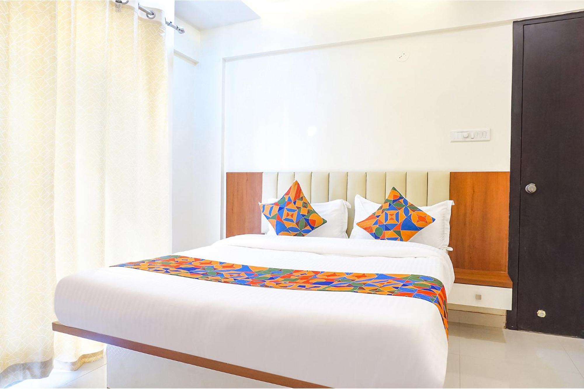 Fabhotel Majestic Luxurious - Nr Rajaram Bhiku Pathare Stadium プネ エクステリア 写真