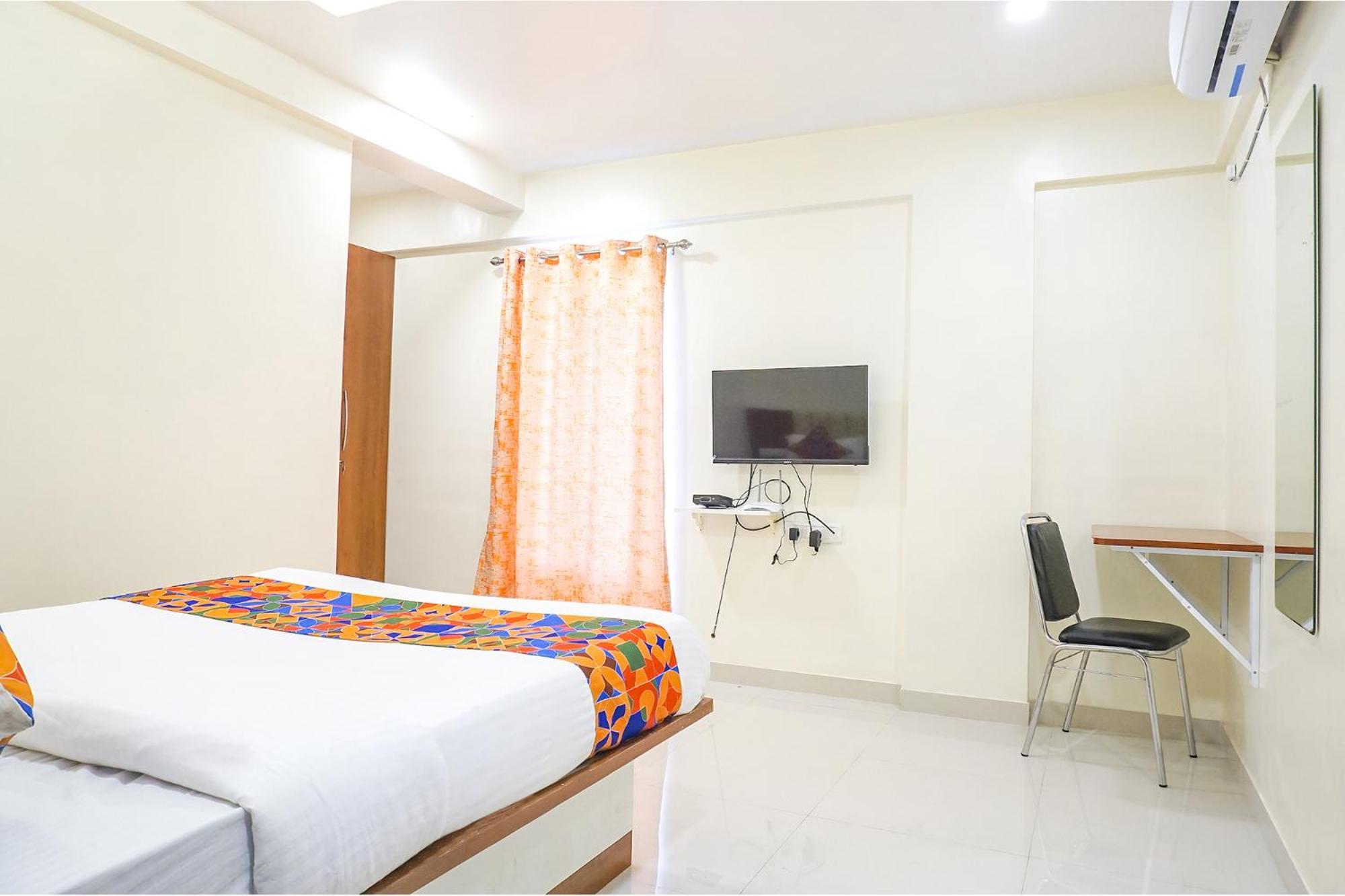 Fabhotel Majestic Luxurious - Nr Rajaram Bhiku Pathare Stadium プネ エクステリア 写真