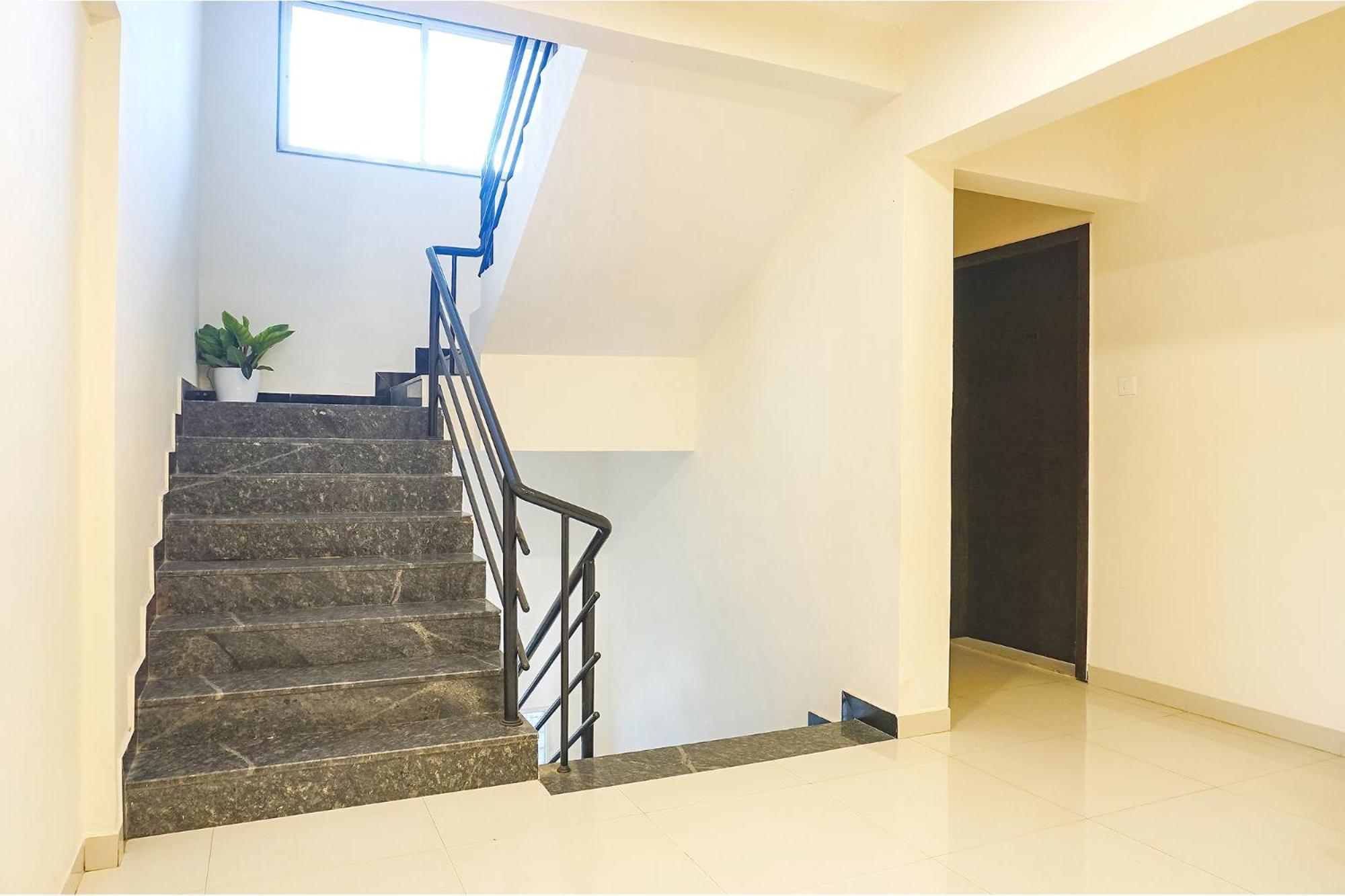 Fabhotel Majestic Luxurious - Nr Rajaram Bhiku Pathare Stadium プネ エクステリア 写真