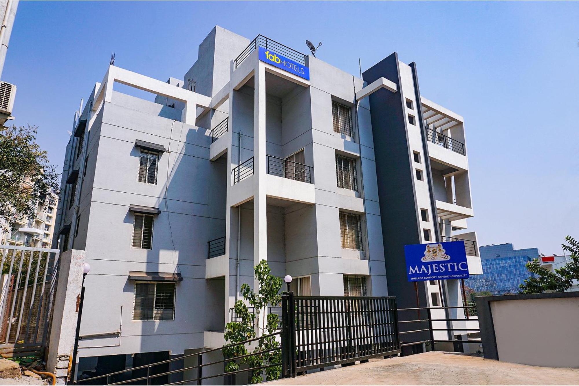 Fabhotel Majestic Luxurious - Nr Rajaram Bhiku Pathare Stadium プネ エクステリア 写真