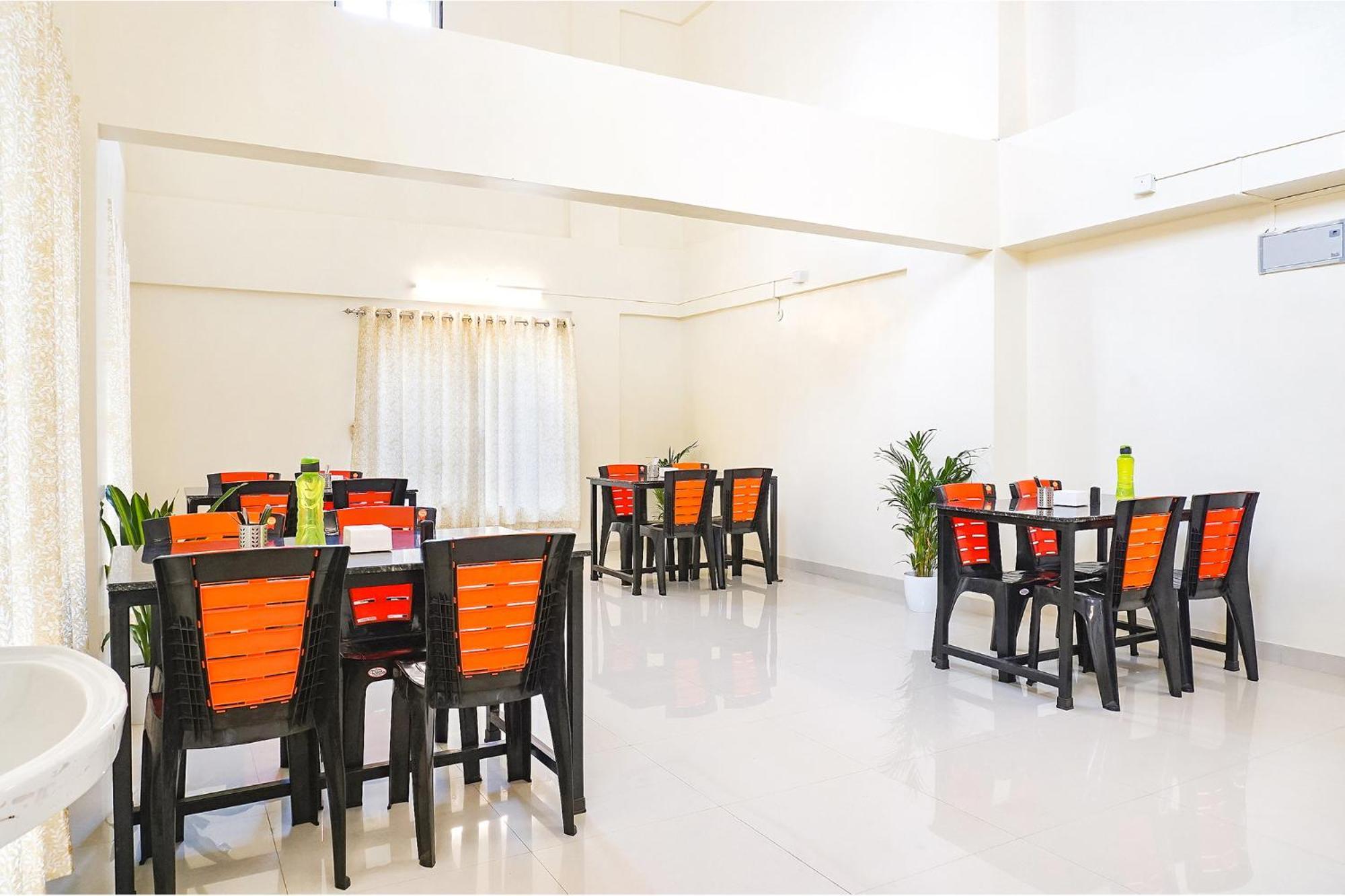 Fabhotel Majestic Luxurious - Nr Rajaram Bhiku Pathare Stadium プネ エクステリア 写真